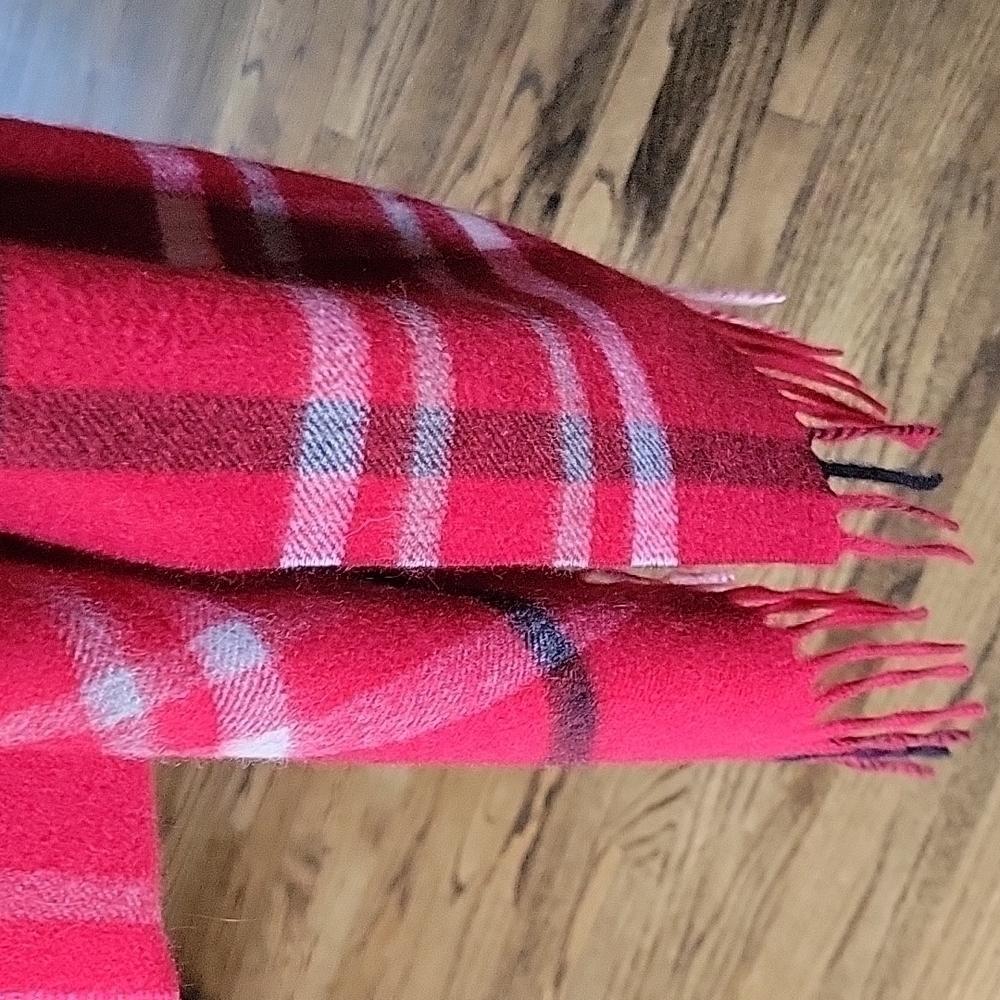 Cashemere Charter Club Exploded Signature Red Plaid Soft Scarf Fringe Holiday - Picture 10 of 14